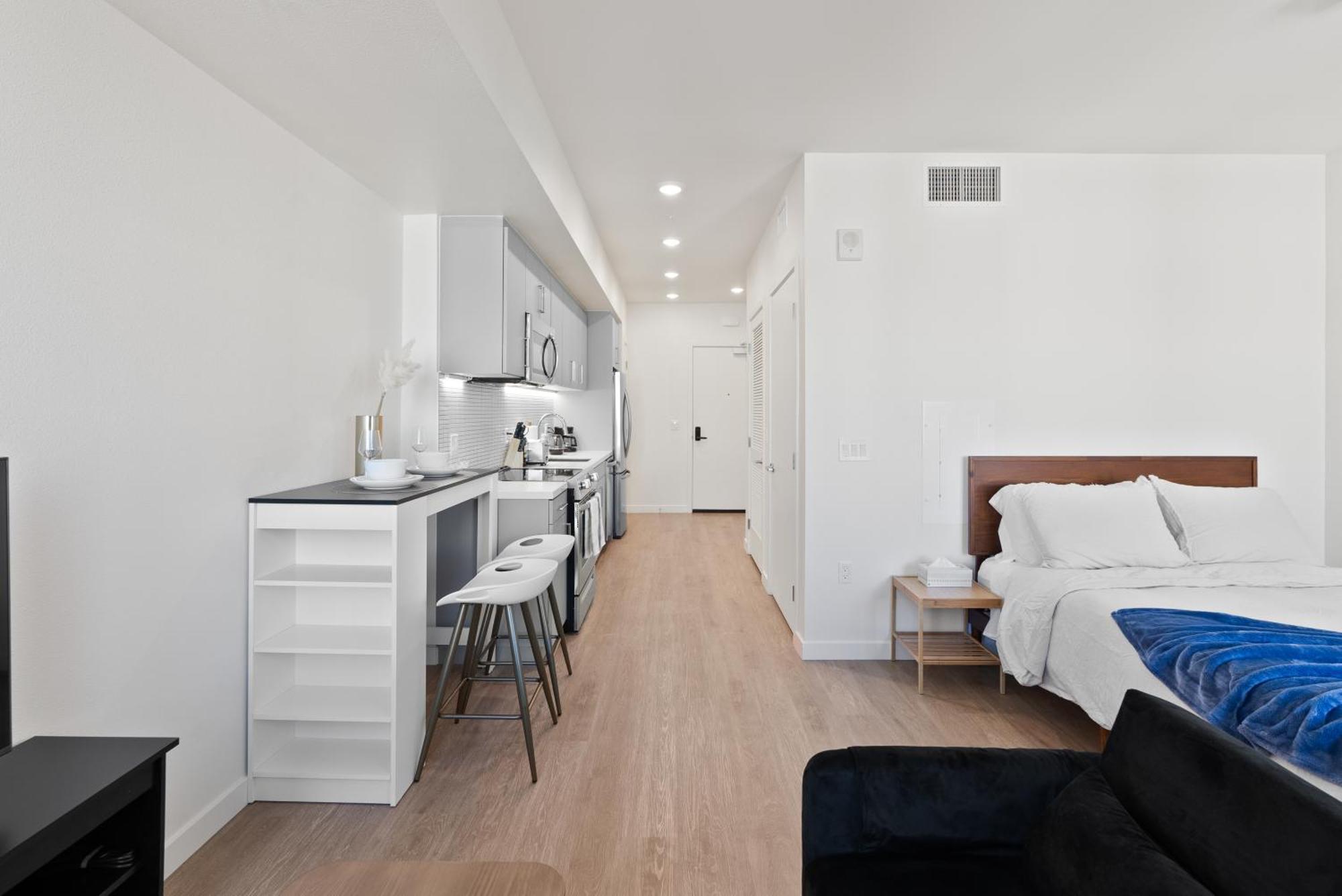 Bright Studio On Sunset Blvd, Free Parking, Gym, And Pool Los Angeles Eksteriør billede