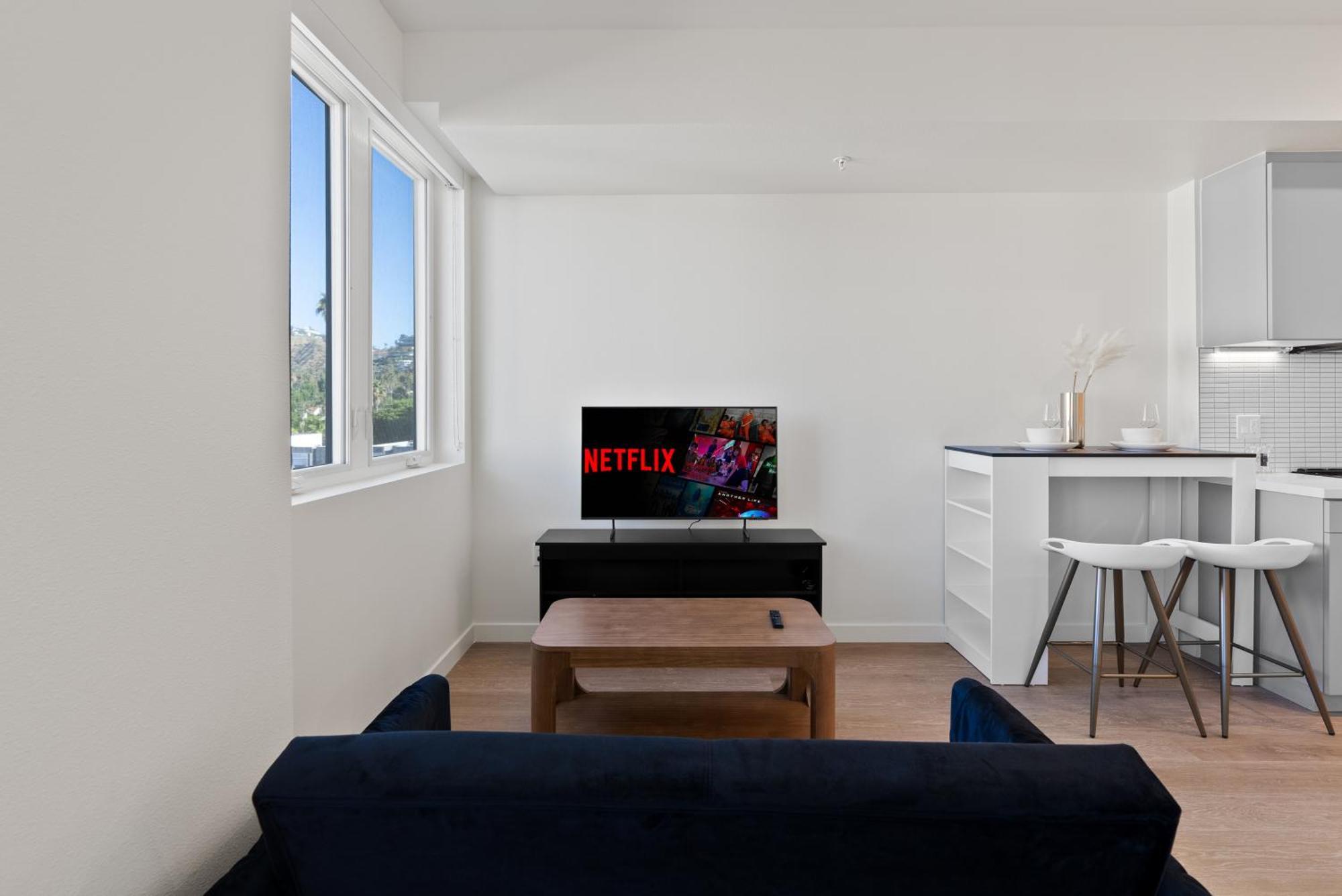 Bright Studio On Sunset Blvd, Free Parking, Gym, And Pool Los Angeles Eksteriør billede