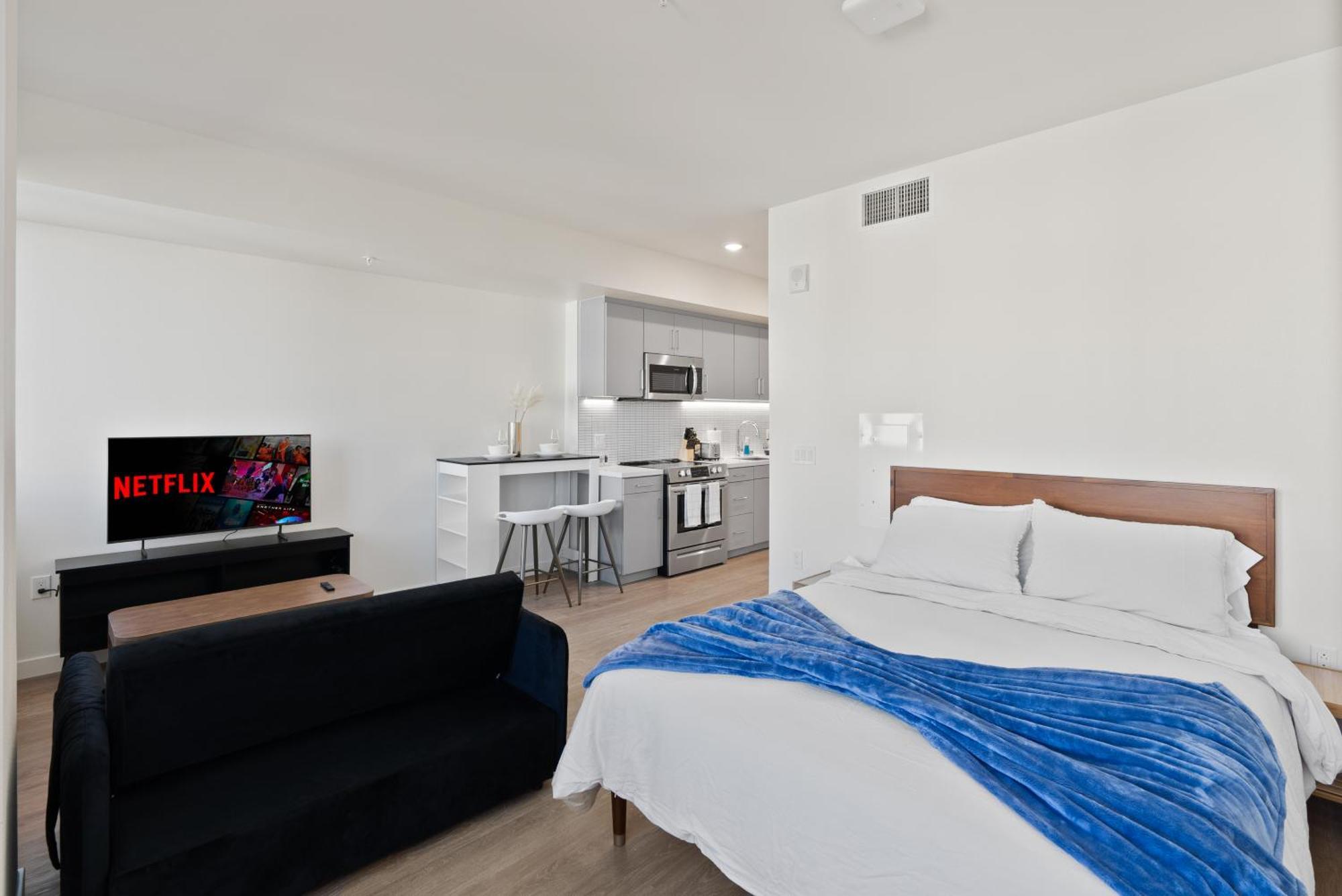 Bright Studio On Sunset Blvd, Free Parking, Gym, And Pool Los Angeles Eksteriør billede